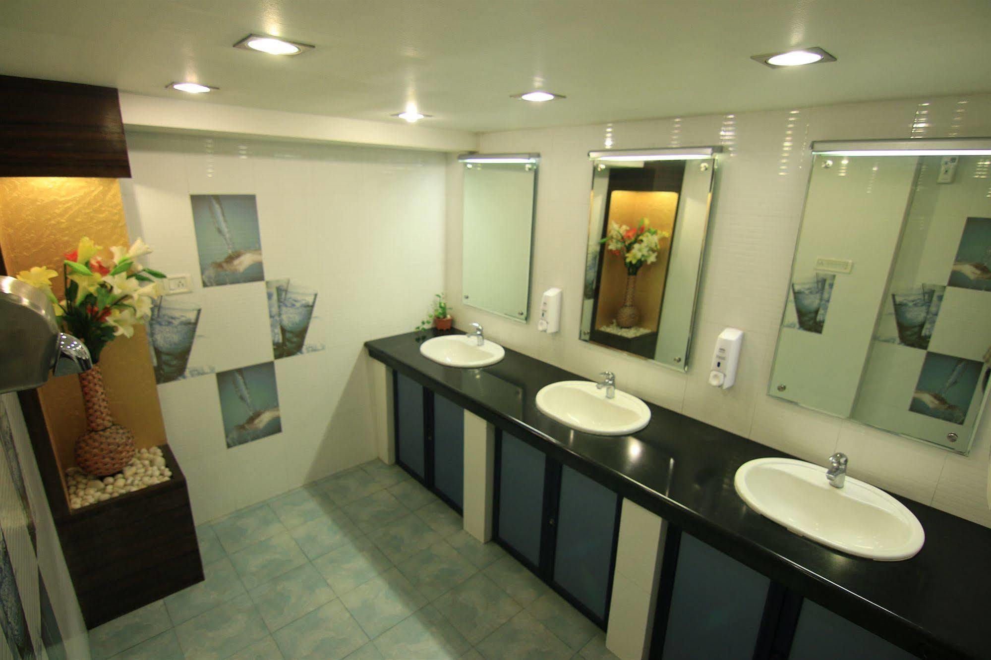 Westway Hotel Kozhikode Zewnętrze zdjęcie