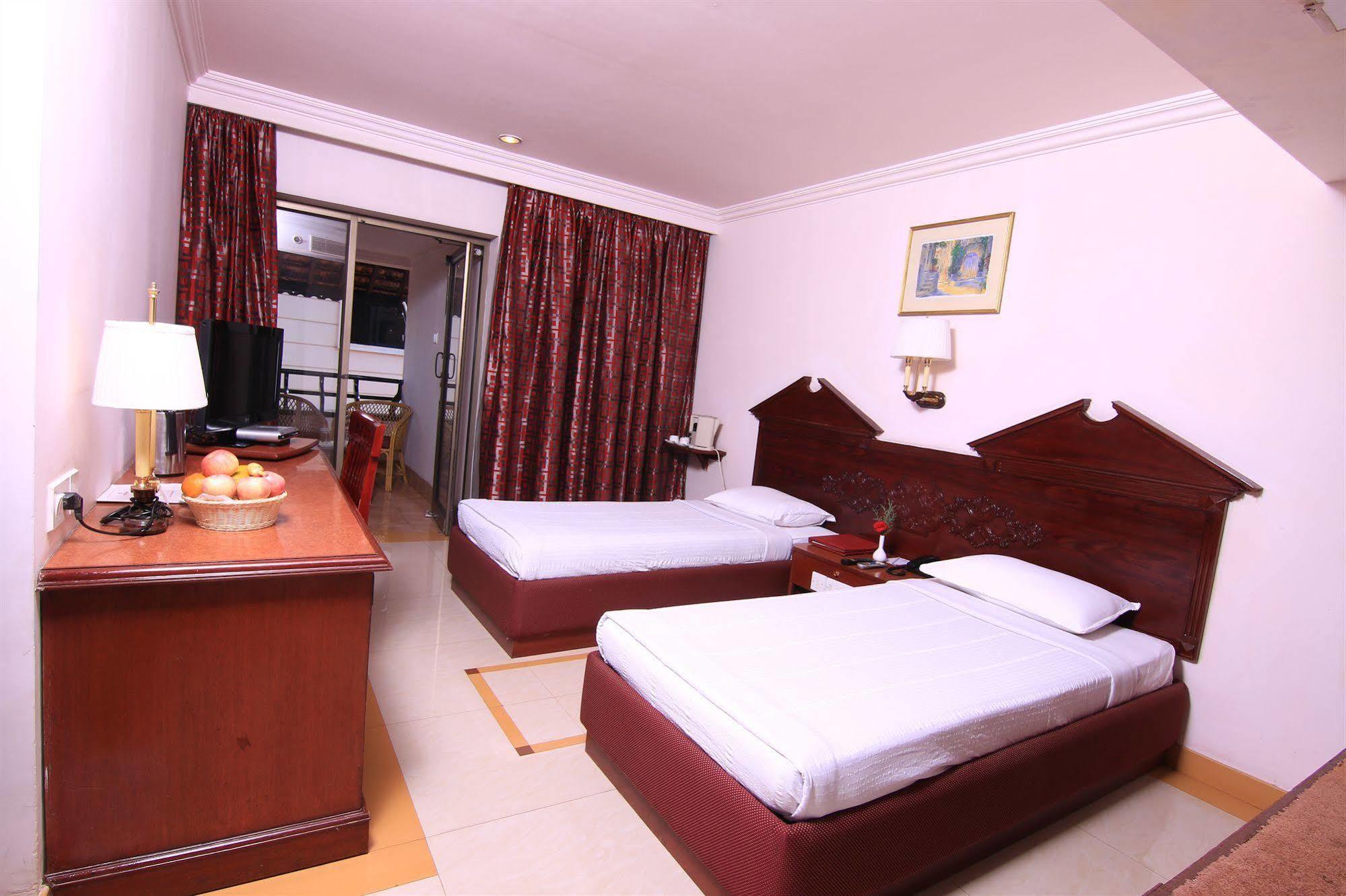 Westway Hotel Kozhikode Zewnętrze zdjęcie