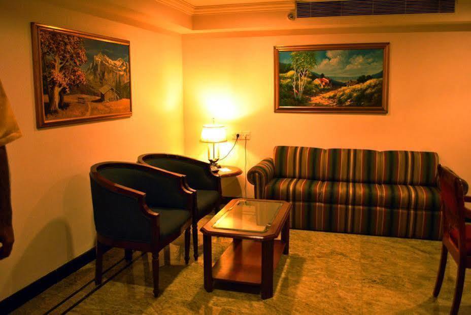 Westway Hotel Kozhikode Zewnętrze zdjęcie